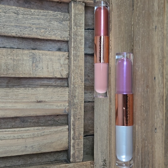 (2) Revolution Double Up Liquid Shadow- Infatuated & Subliminal - Picture 1 of 3